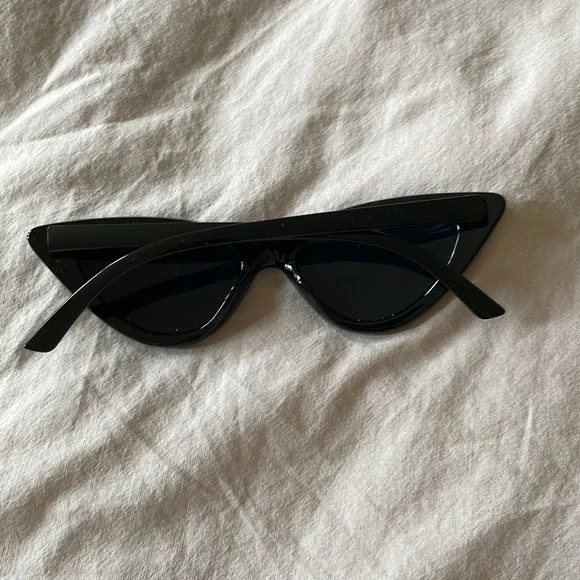 Women’s Black Sunglasses - Picture 4 of 4